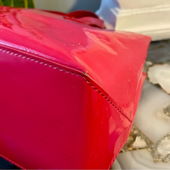 Louis Vuitton Hot Pink Vernis Wilshire PM Bag with authentic LV dust-bag - Picture 12 of 16